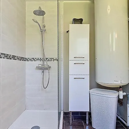 Vakantiehuis Maltrait, Maison Familiale Avec Piscine