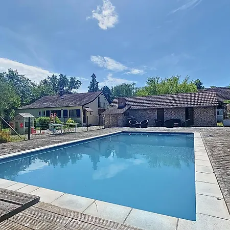 Maltrait, Maison Familiale Avec Piscine Vakantiehuis