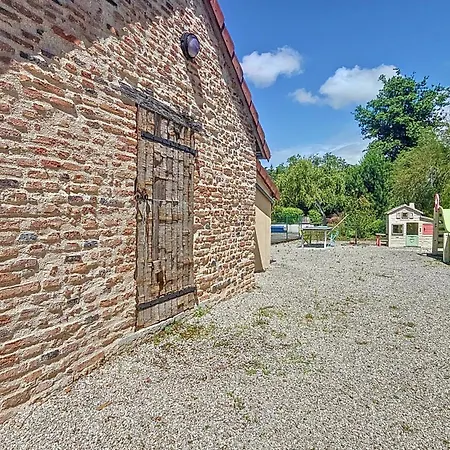 Vakantiehuis Maltrait, Maison Familiale Avec Piscine *